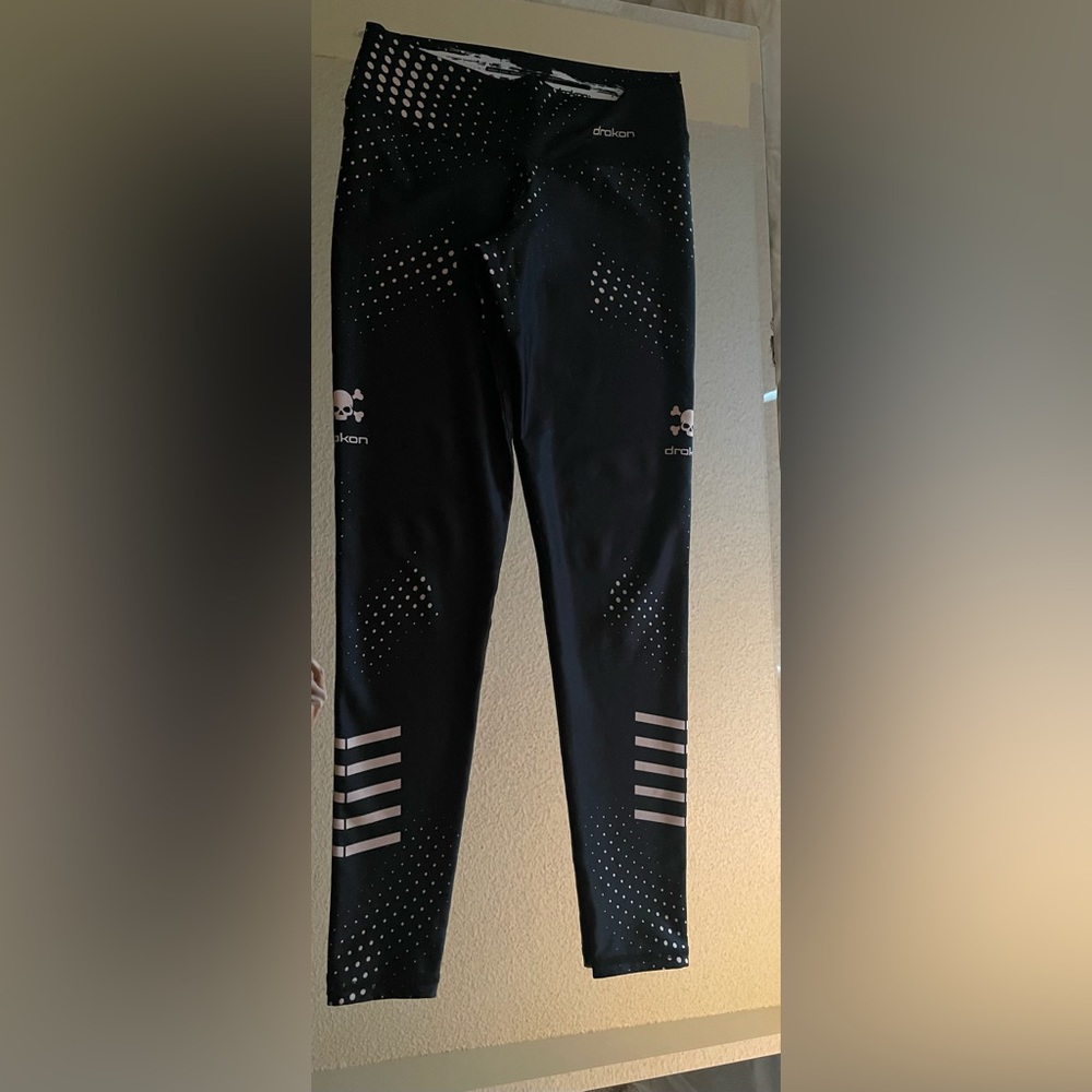 Drakon collectible limited edition skull leggings. Major compression.